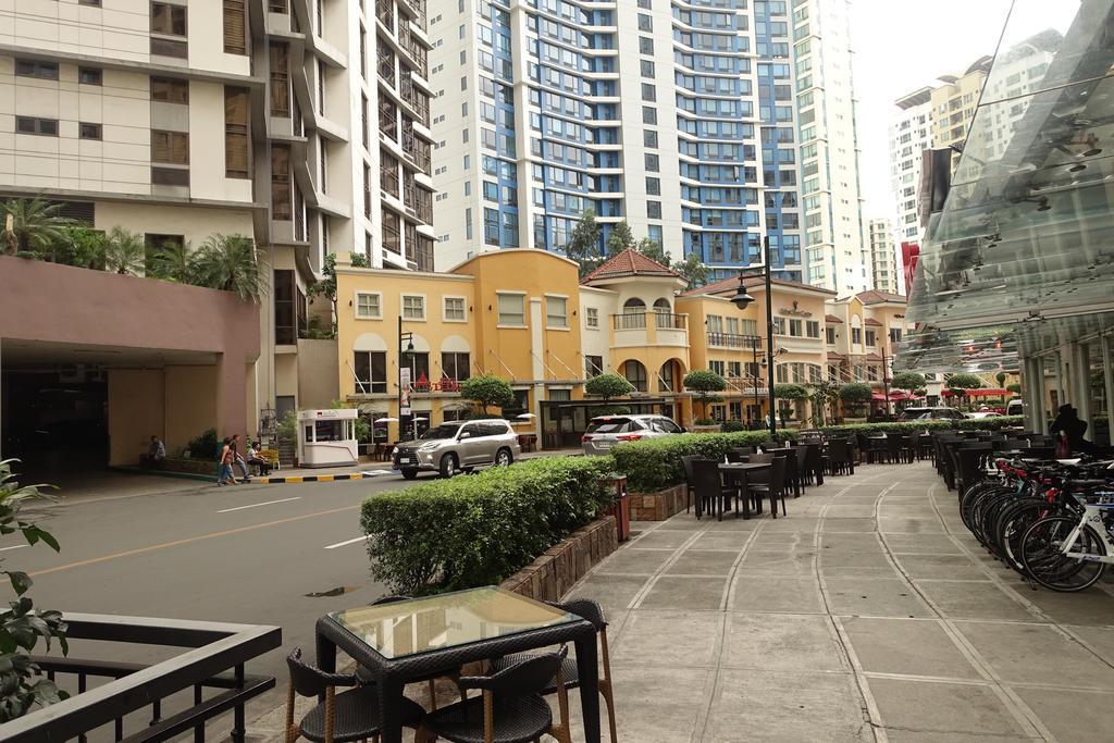 1บีอาร์ ฟูลลี เฟอร์นิช คอนโด แอท ฟอร์เบสวู๊ด พาร์คเลน เดอะ ฟอร์ต Makati City ภายนอก รูปภาพ