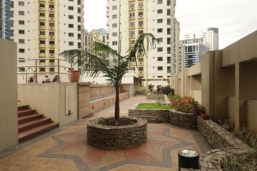 1บีอาร์ ฟูลลี เฟอร์นิช คอนโด แอท ฟอร์เบสวู๊ด พาร์คเลน เดอะ ฟอร์ต Makati City ภายนอก รูปภาพ