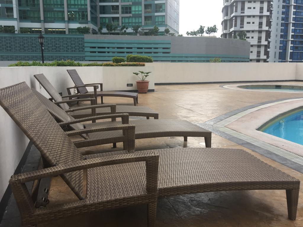 1บีอาร์ ฟูลลี เฟอร์นิช คอนโด แอท ฟอร์เบสวู๊ด พาร์คเลน เดอะ ฟอร์ต Makati City ภายนอก รูปภาพ
